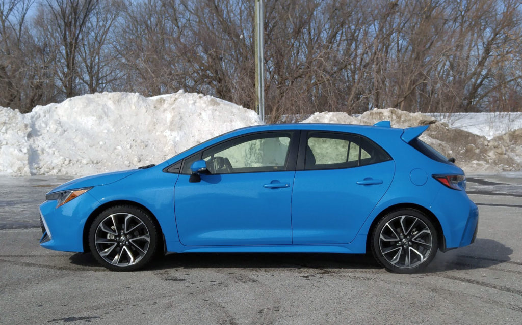 2019 Toyota Corolla hatchback: the side view