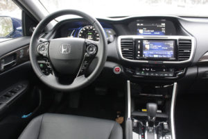 2017 Honda Accord Hybrid: car dashboard