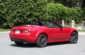 Mazda MX-5 top-down side view